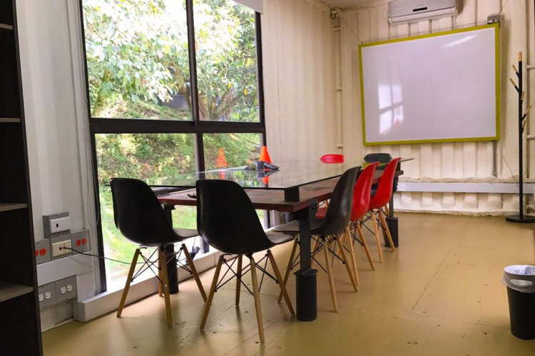 Cbox Coworking - Coworking Space 